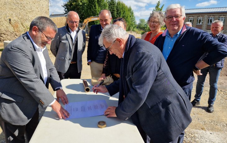 1ère pierre de logements semi-collectifs "La Motte-Ango" à Flers