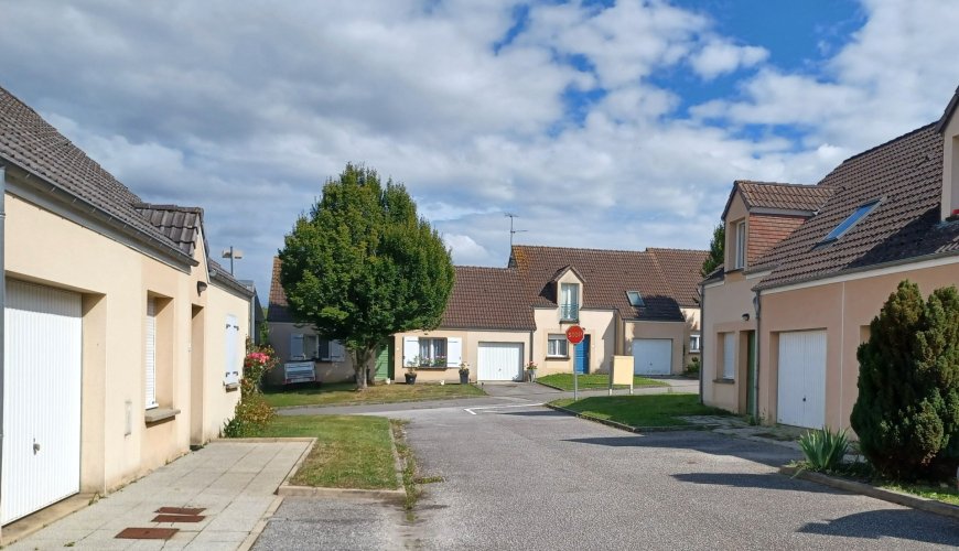 RUE ALBERT DESLOGES(1) ST GAUBUR