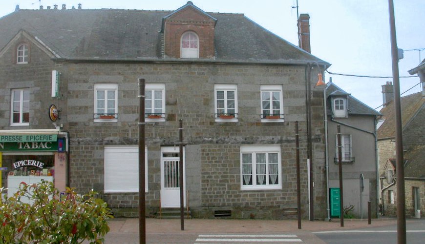 PLACE DE L'EGLISE LA SAUVAGERE